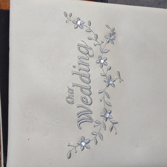 New Vintage Wedding Photo Album - Picture 5 of 16